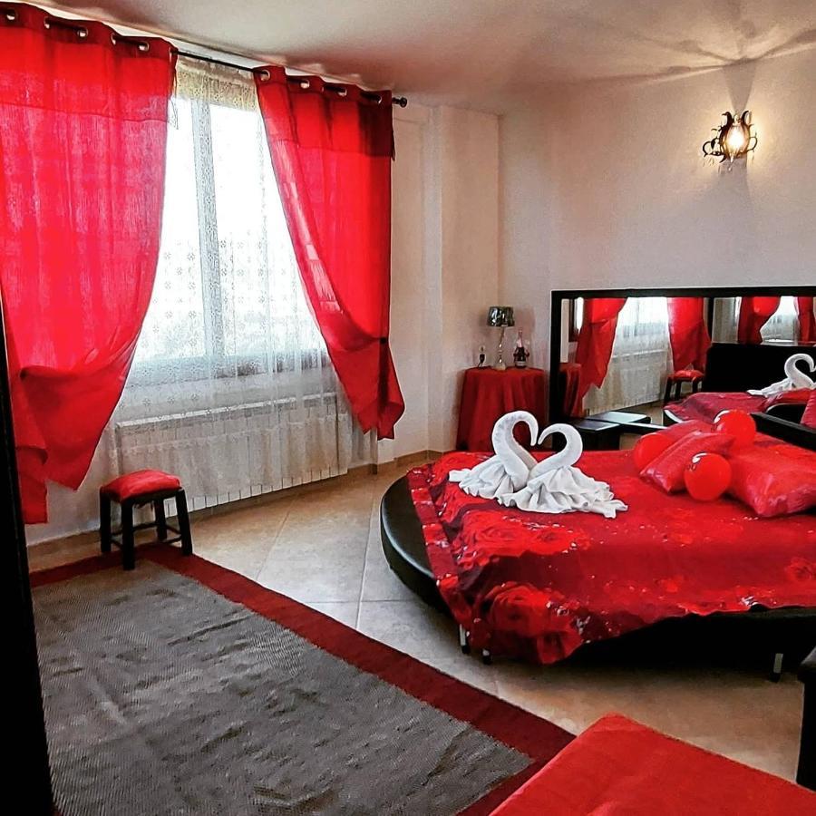 Indipendente Con Piscina Uso Esclusivo Internet Illimitato Villa ซินิสโกลา ภายนอก รูปภาพ